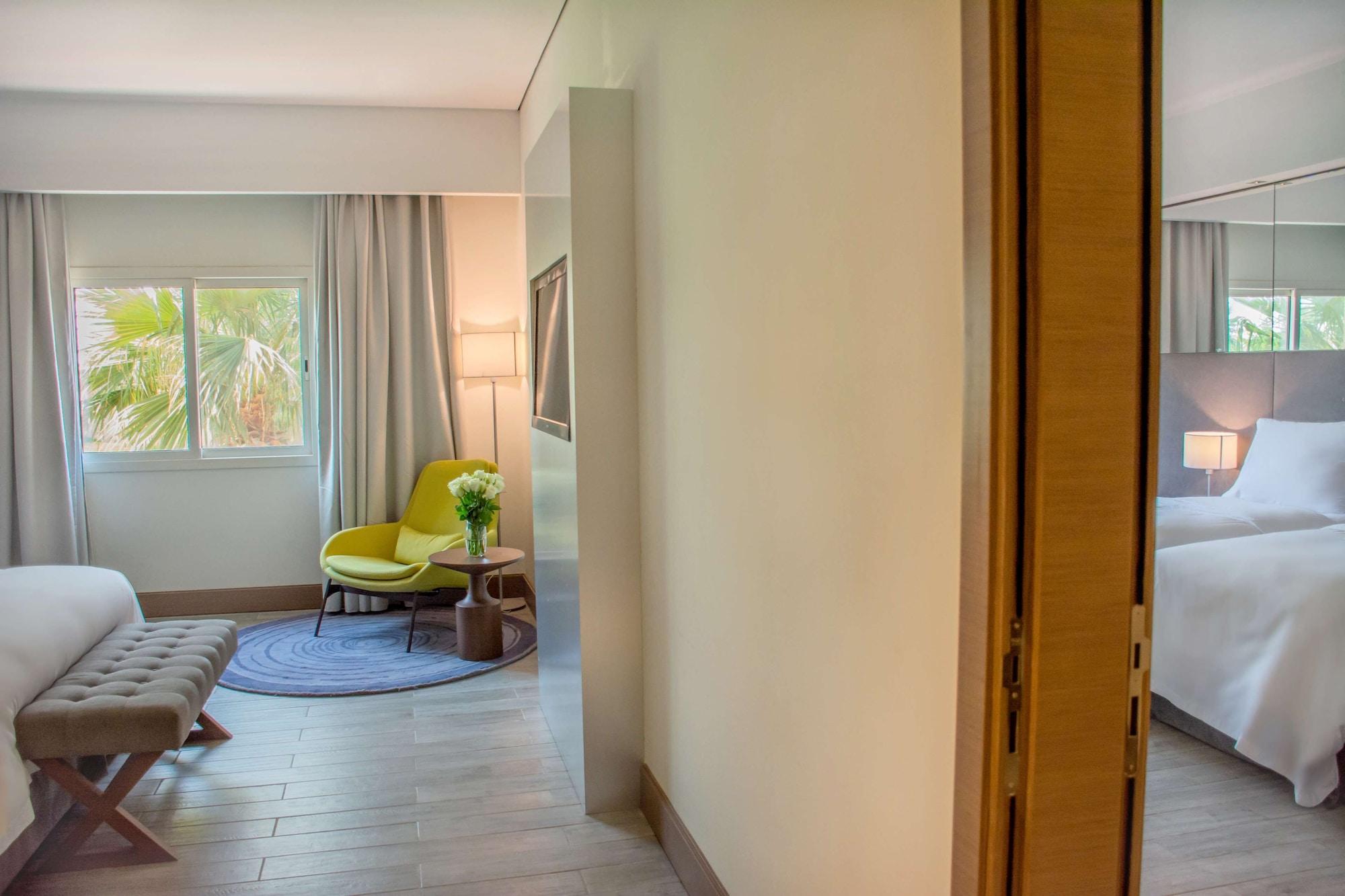 Radisson Blu Resort, Al Khobar Half Moon Bay Exterior photo Deluxe room
